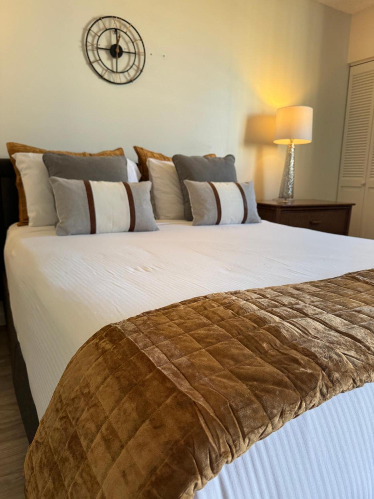 1414- Heart Of Waikiki With Kitchen - Free Parking - City View Хонолулу Екстериор снимка